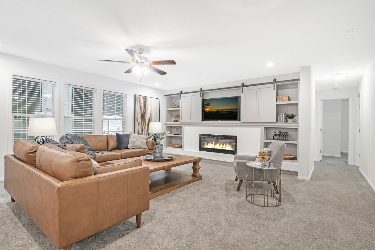 Paramount 3272H32186 Living Room 1.jpg